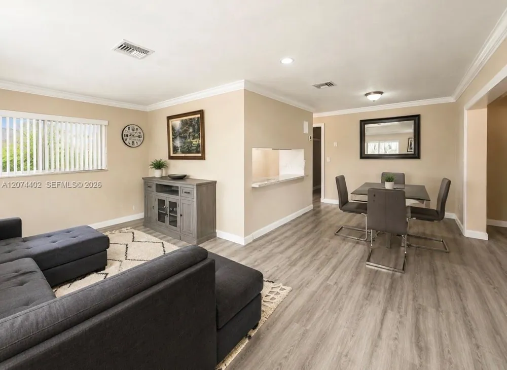 3861 NW 6th St Lauderhill, FL 33311