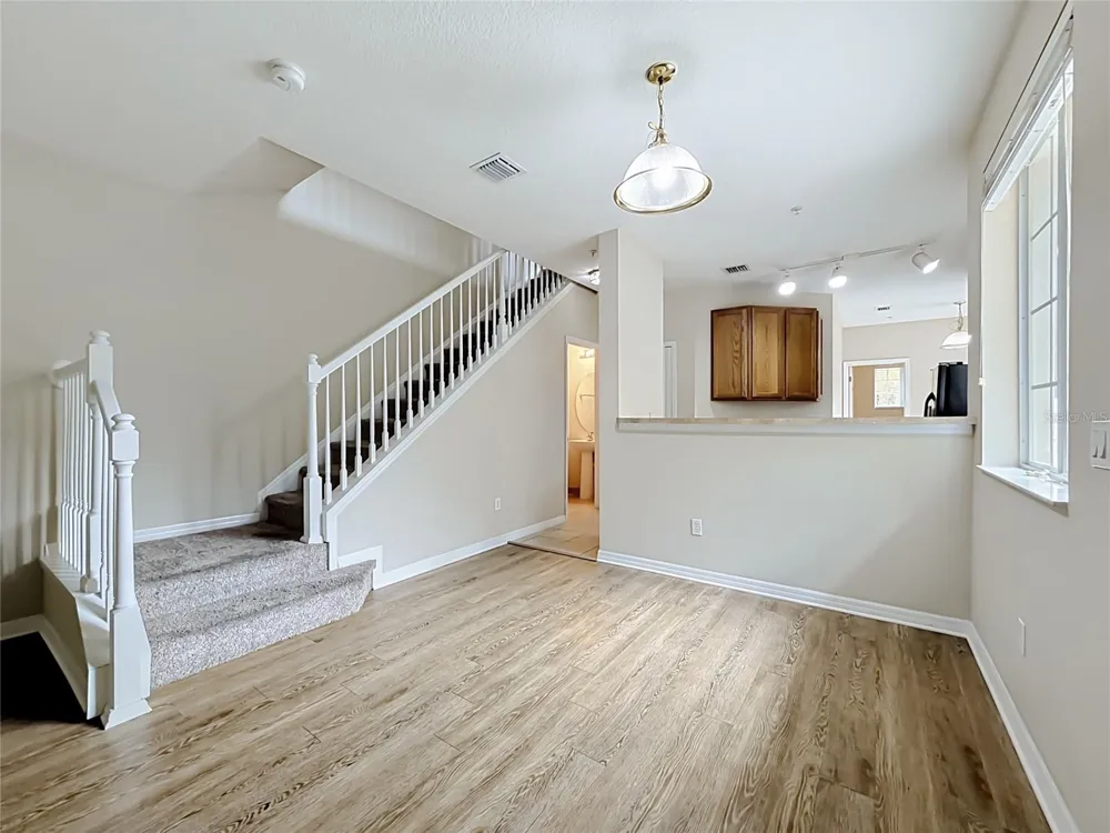 10703 REGENT SQUARE DRIVE #1801 Orlando, FL 32825
