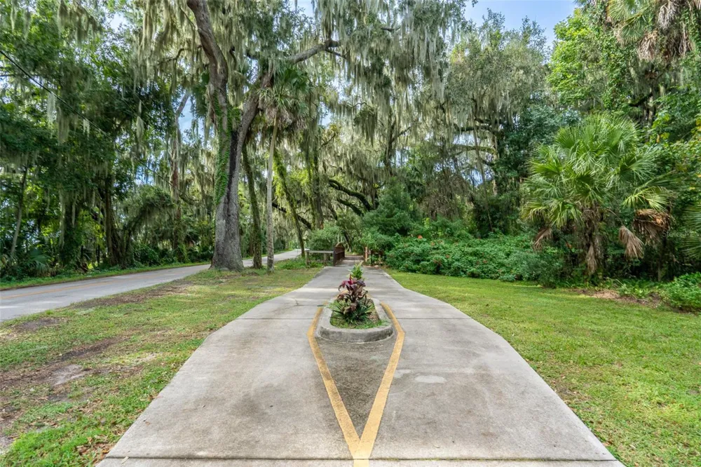 100 SWEETGUM WOODS COURT #10C Deltona, FL 32725