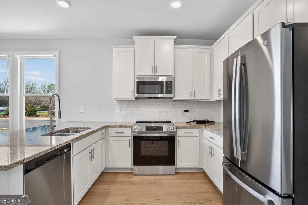 360 Dempsey DR Fayetteville, GA 30214