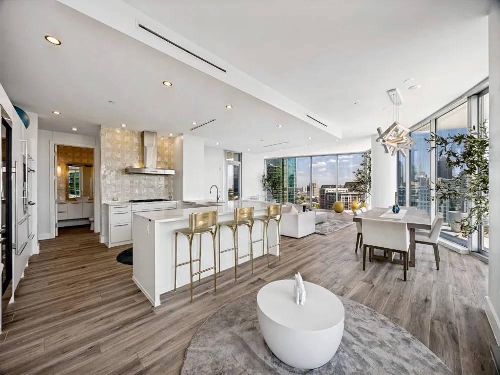 2900 McKinnon Street #2301 Dallas, TX 75201