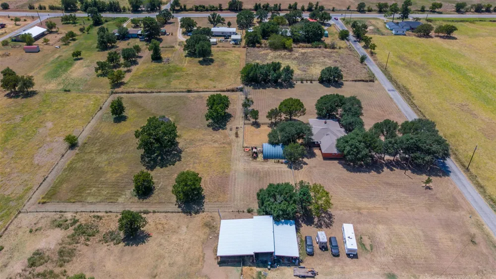 805 S Swanson Road Mineral Wells, TX 76067