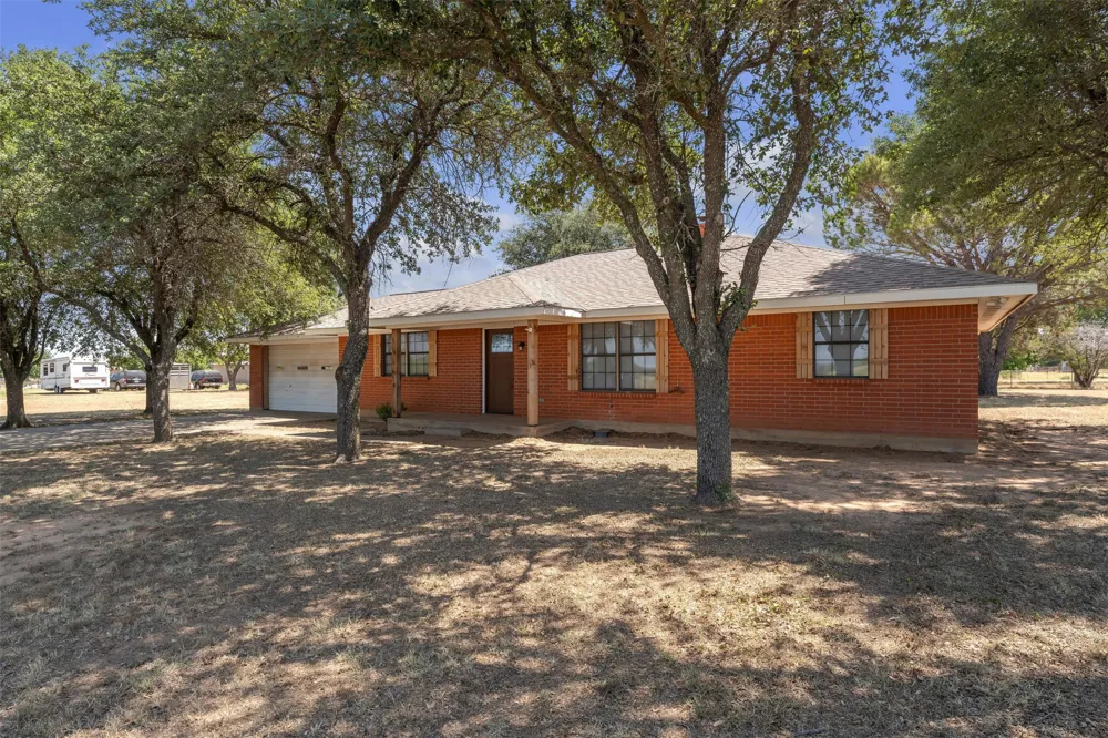 805 S Swanson Road Mineral Wells, TX 76067