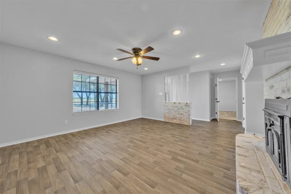 805 S Swanson Road Mineral Wells, TX 76067