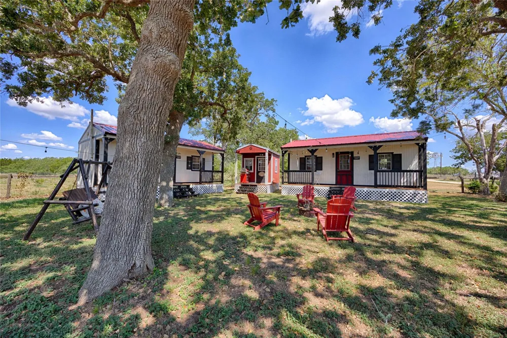 2666 Cr 247 Moulton, TX 77975
