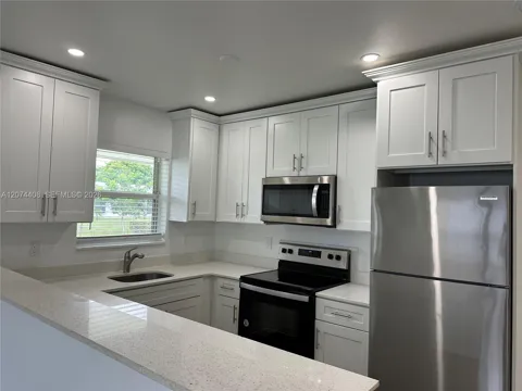 2436 Van Buren St #6