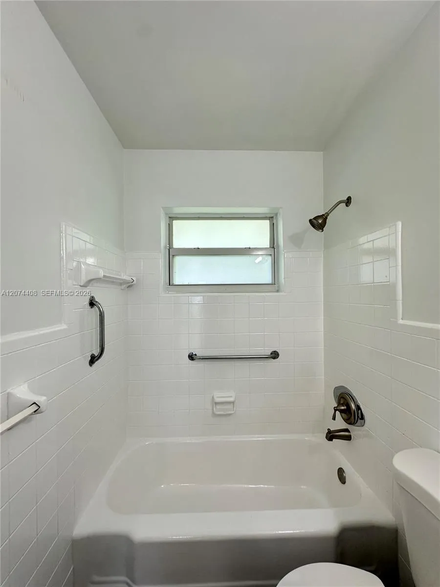 2436 Van Buren St #6 Hollywood, FL 33020