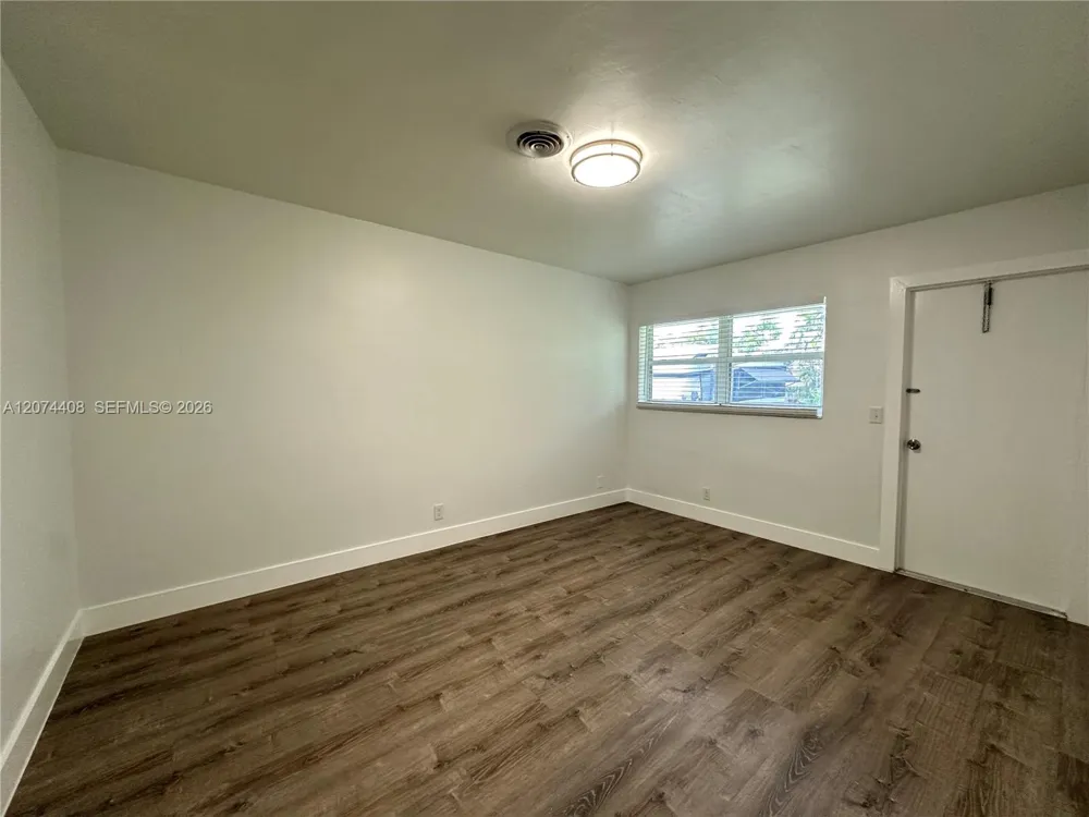 2436 Van Buren St #6 Hollywood, FL 33020