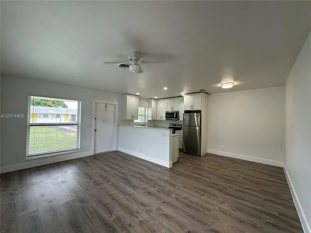 2436 Van Buren St #6 Hollywood, FL 33020