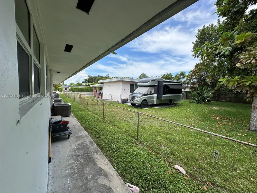 2436 Van Buren St #6 Hollywood, FL 33020
