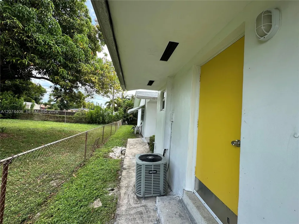 2436 Van Buren St #6 Hollywood, FL 33020