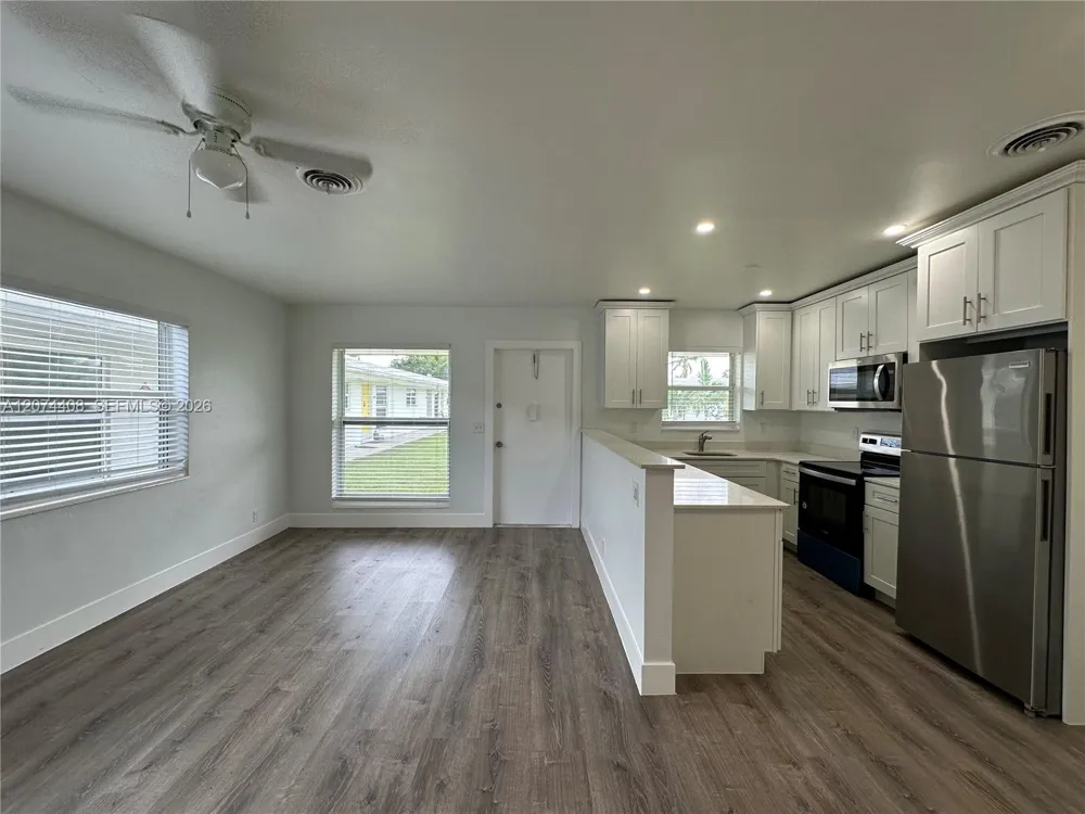 2436 Van Buren St #6 Hollywood, FL 33020