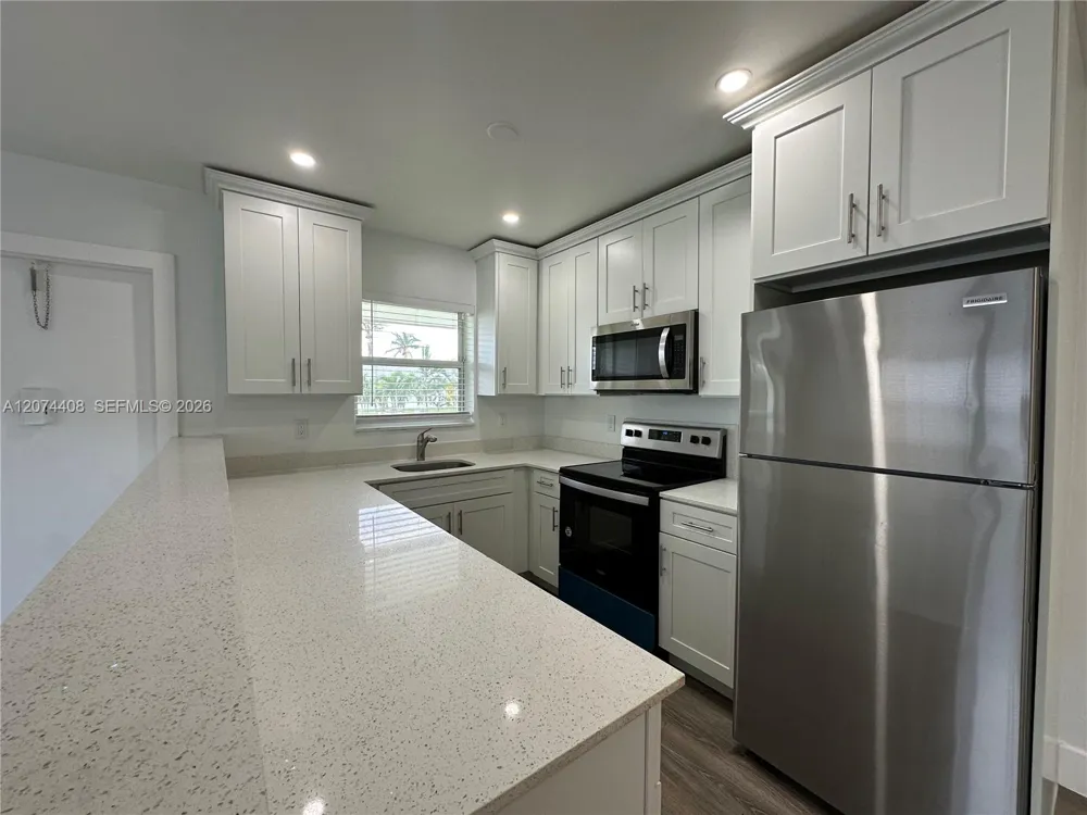 2436 Van Buren St #6 Hollywood, FL 33020