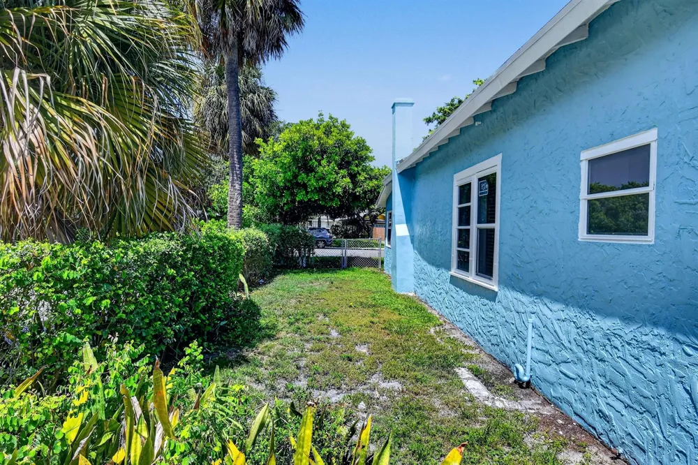 3714 Henry Avenue West Palm Beach, FL 33405