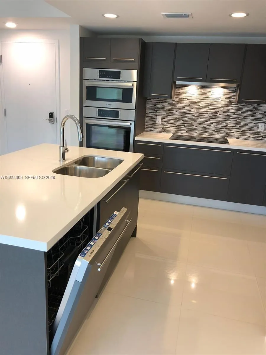 7875 NW 107th Ave #406 Doral, FL 33178