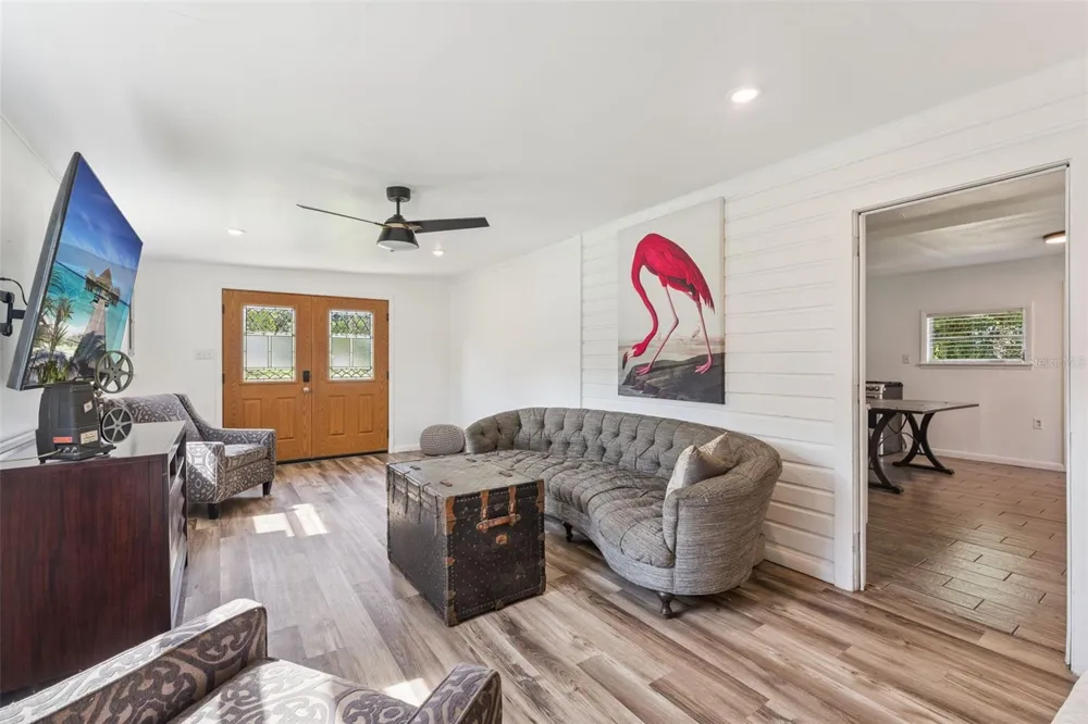 809 GRANDVIEW AVENUE Altamonte Springs, FL 32701