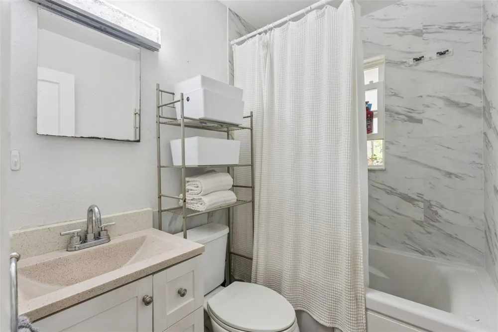809 GRANDVIEW AVENUE Altamonte Springs, FL 32701