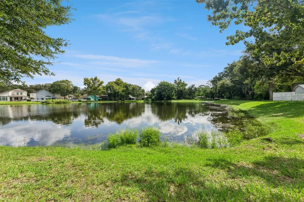 809 GRANDVIEW AVENUE Altamonte Springs, FL 32701