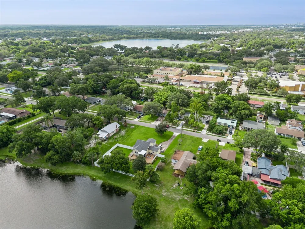 809 GRANDVIEW AVENUE Altamonte Springs, FL 32701