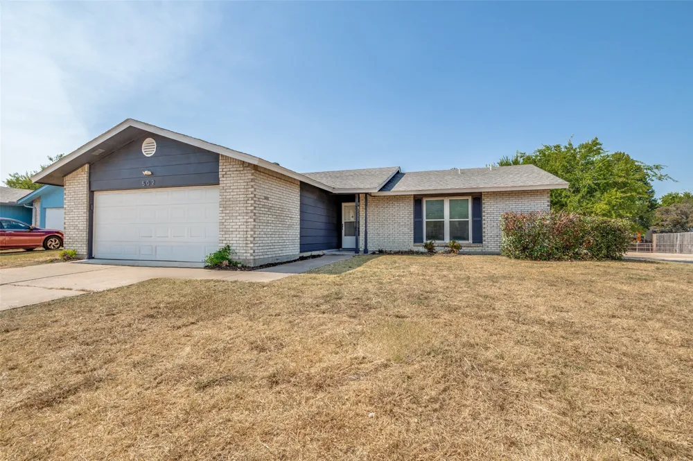 502 Brian Drive Grand Prairie, TX 75052