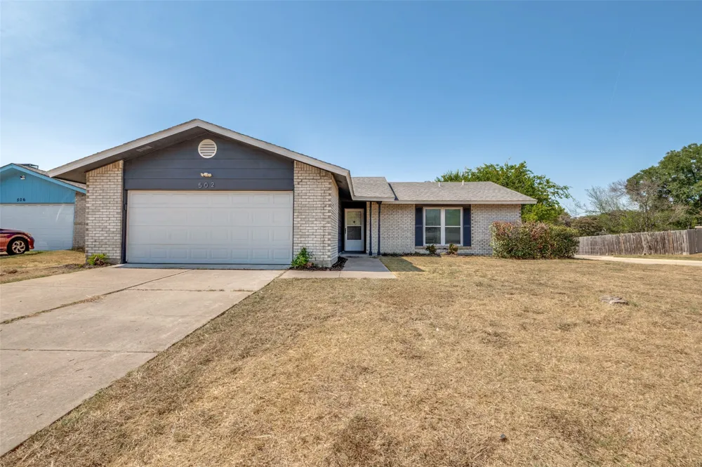 502 Brian Drive Grand Prairie, TX 75052