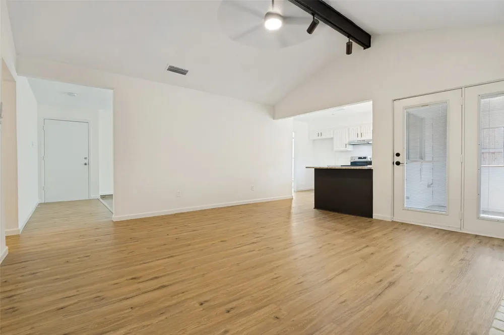 502 Brian Drive Grand Prairie, TX 75052