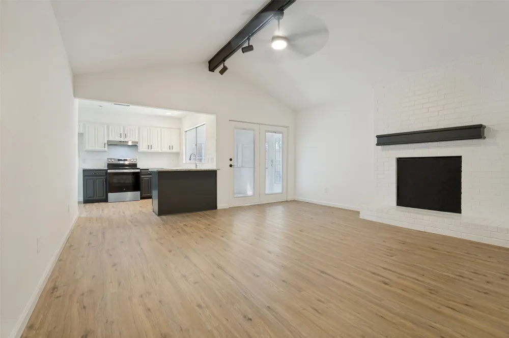 502 Brian Drive Grand Prairie, TX 75052