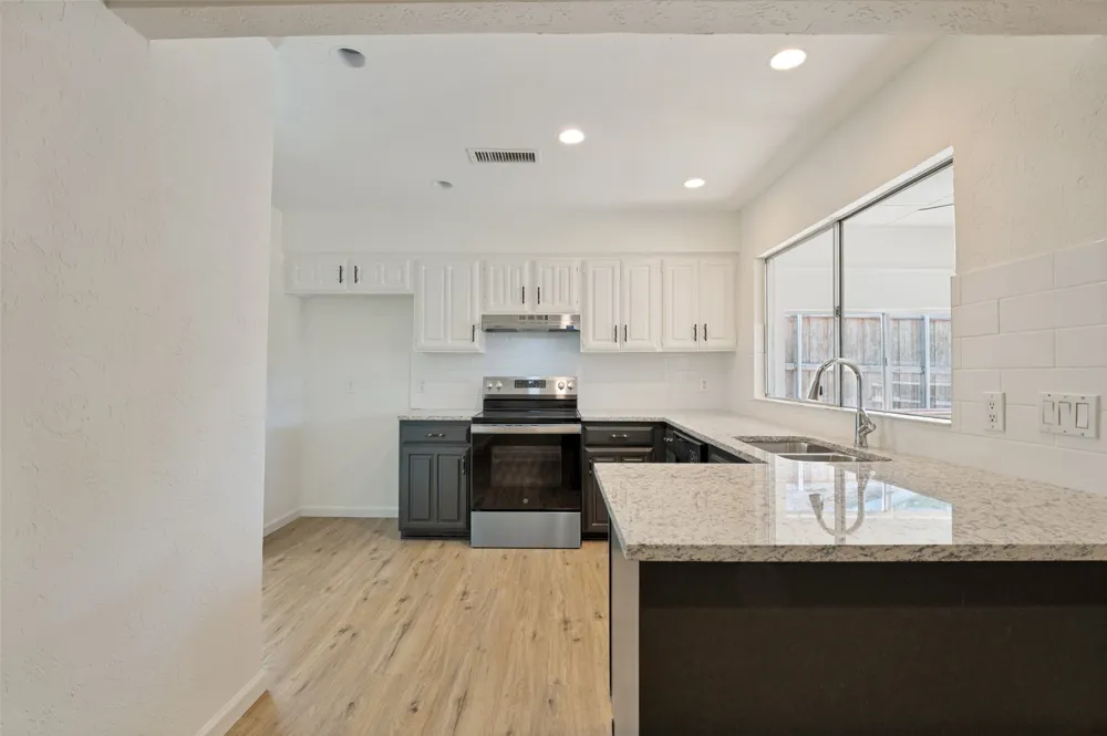 502 Brian Drive Grand Prairie, TX 75052