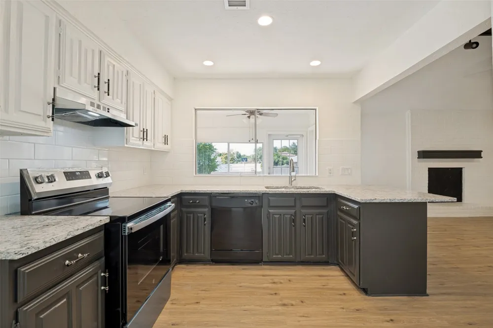 502 Brian Drive Grand Prairie, TX 75052