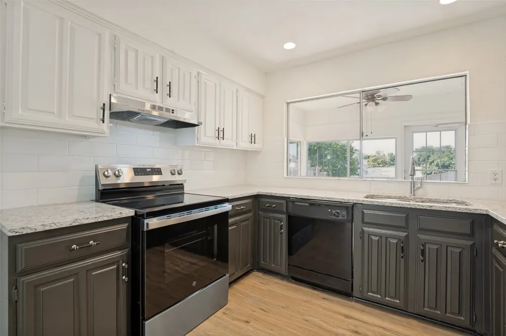 502 Brian Drive Grand Prairie, TX 75052