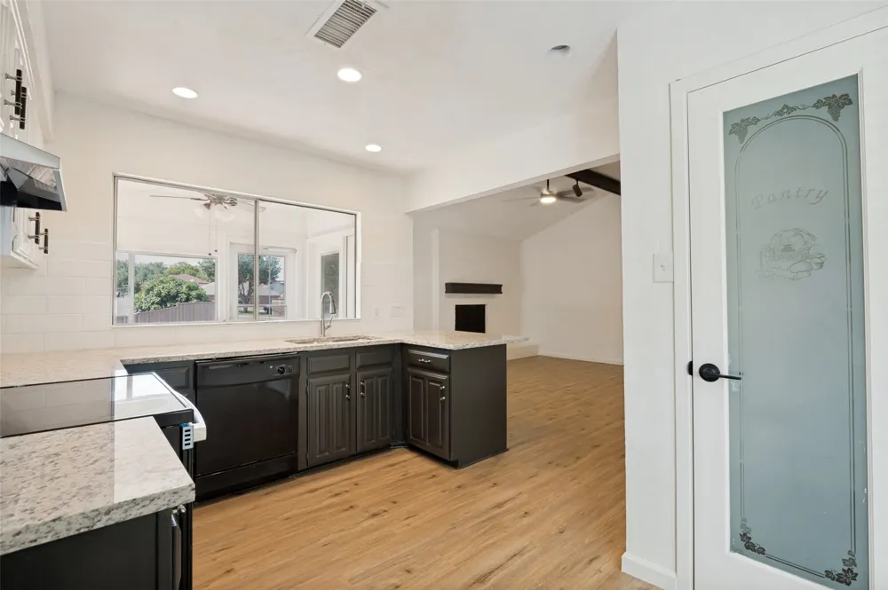 502 Brian Drive Grand Prairie, TX 75052
