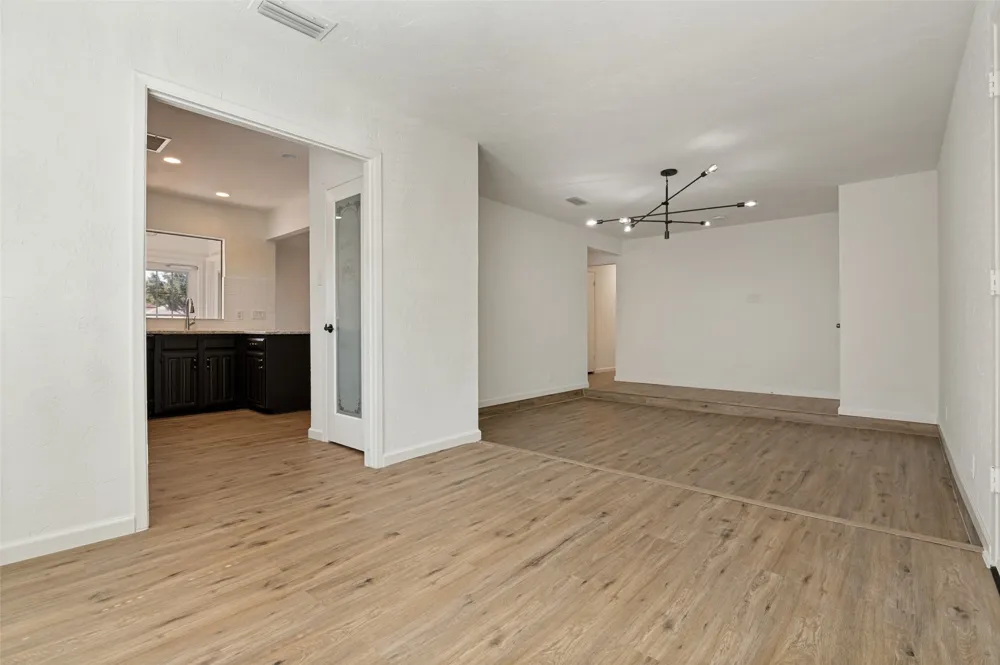 502 Brian Drive Grand Prairie, TX 75052