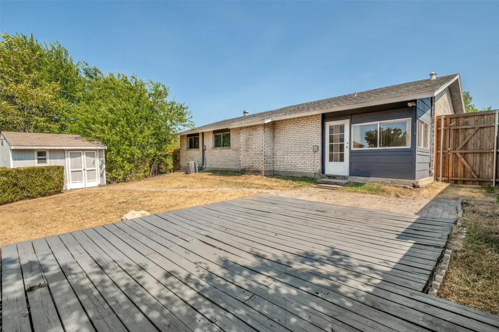 502 Brian Drive Grand Prairie, TX 75052