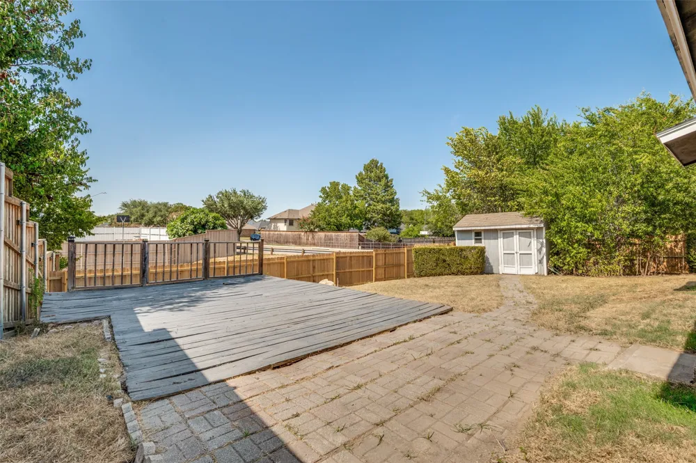 502 Brian Drive Grand Prairie, TX 75052