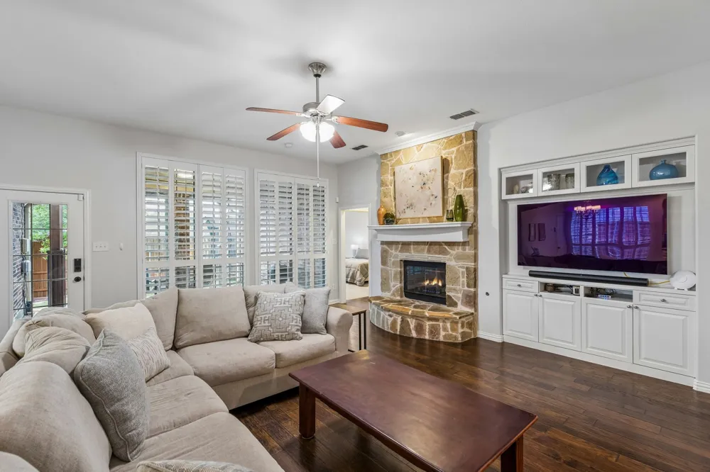 7109 New Bury Court Rowlett, TX 75089