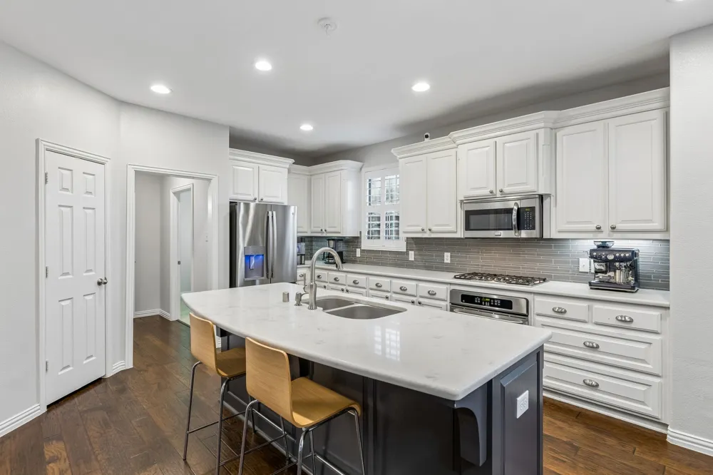 7109 New Bury Court Rowlett, TX 75089