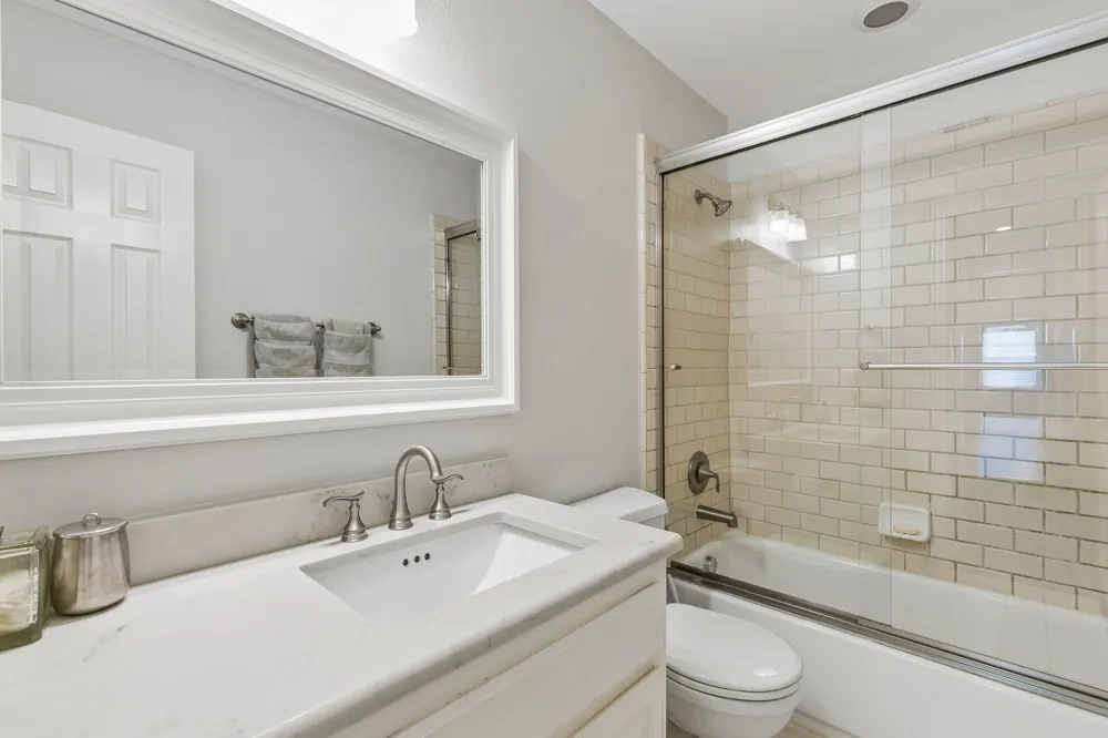 7109 New Bury Court Rowlett, TX 75089