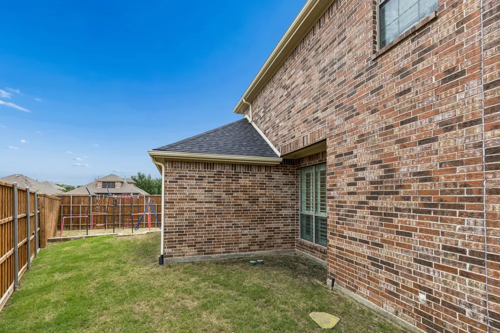 7109 New Bury Court Rowlett, TX 75089