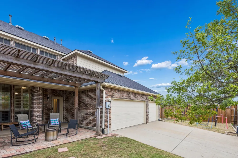 7109 New Bury Court Rowlett, TX 75089