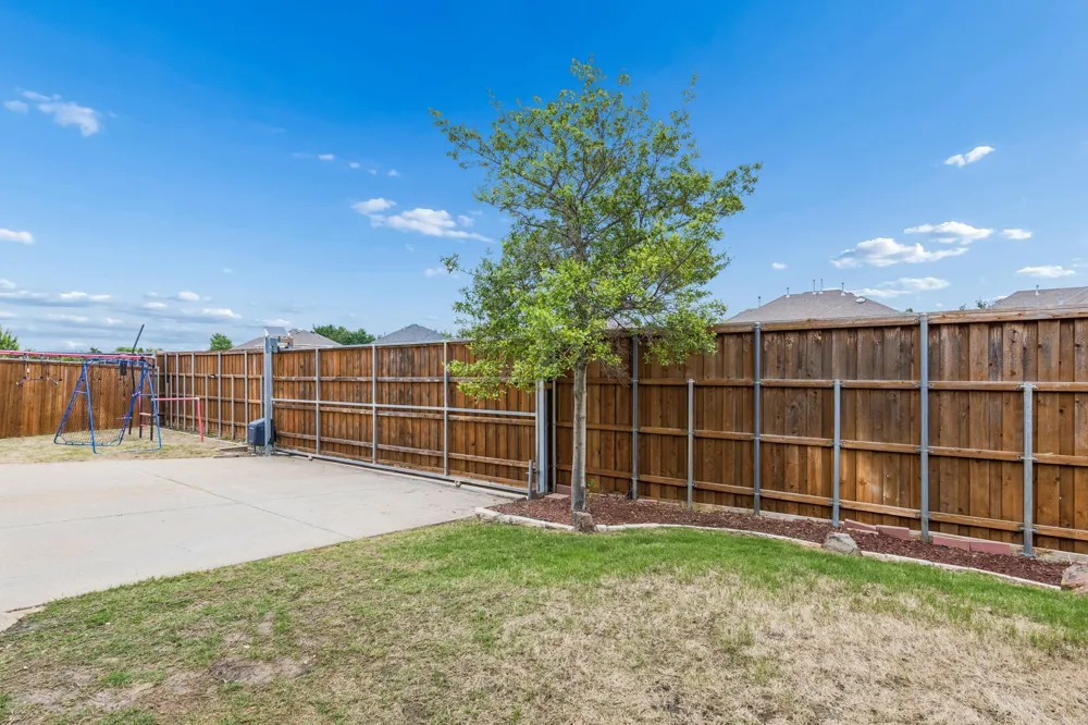 7109 New Bury Court Rowlett, TX 75089