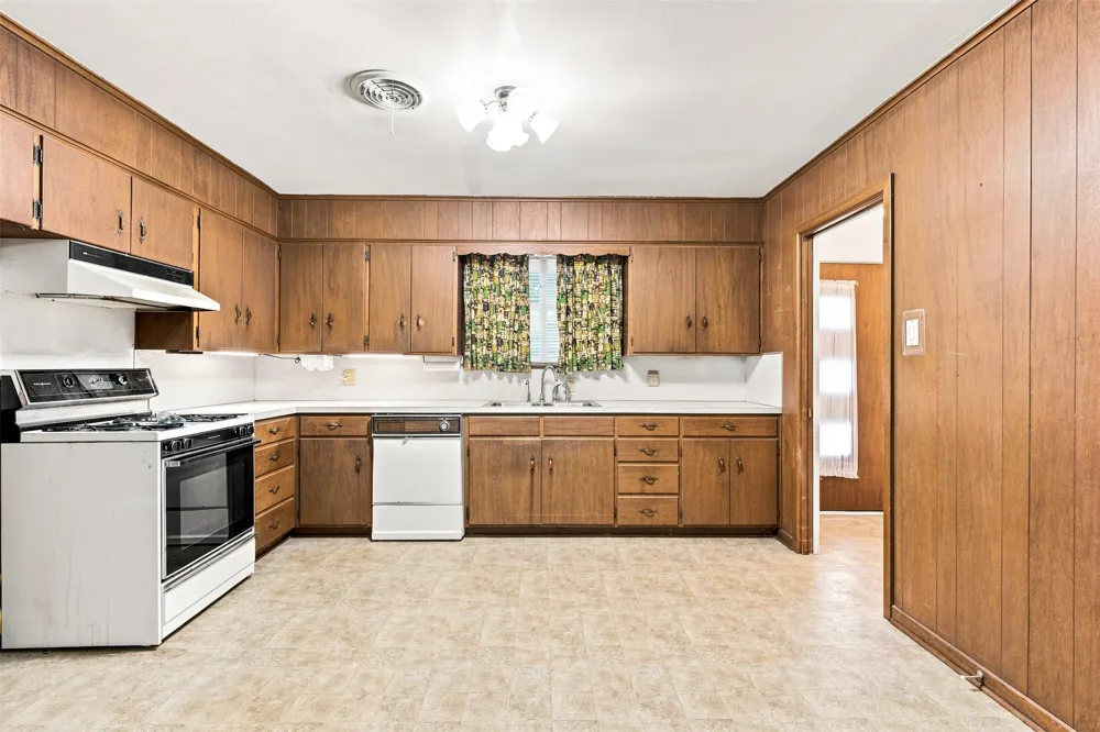 106 Royal Drive Marlin, TX 76661