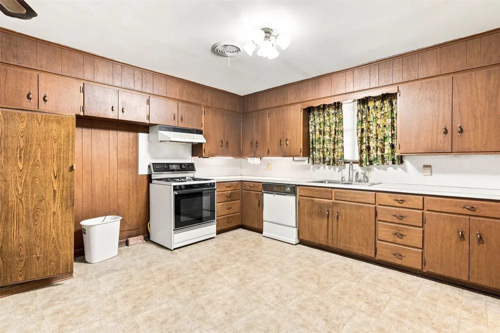 106 Royal Drive Marlin, TX 76661