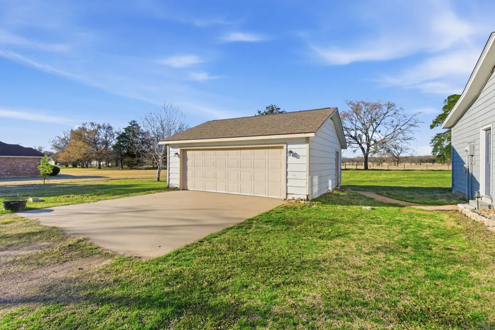 Mohave Drive E Gainesville, TX 76240