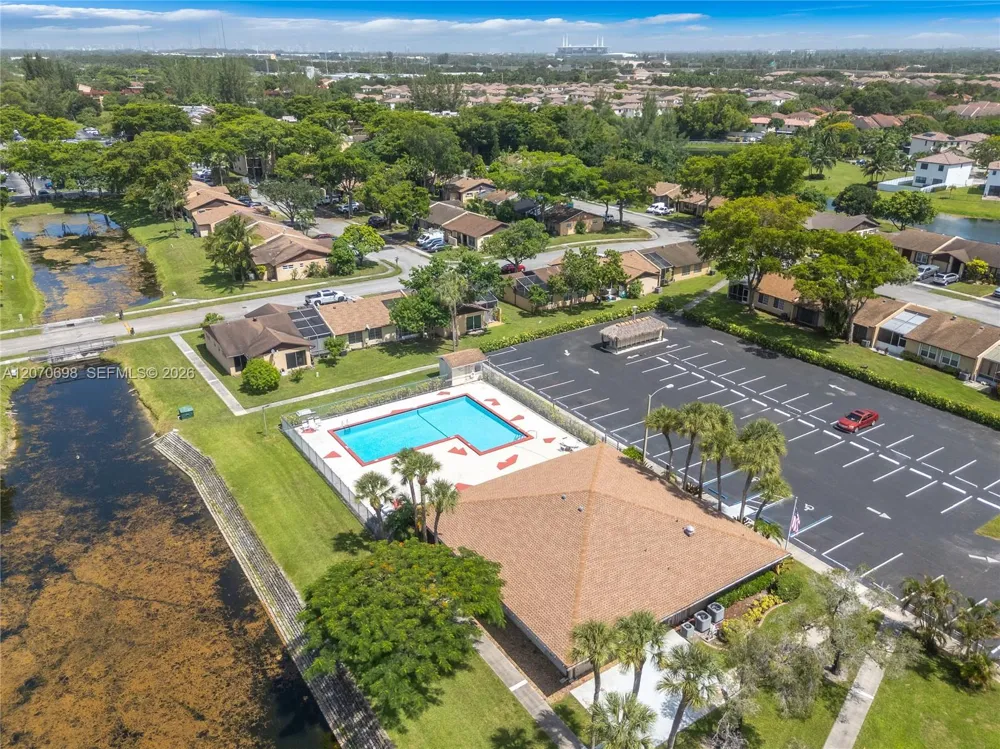 9291 E Elm Ln Miramar, FL 33025