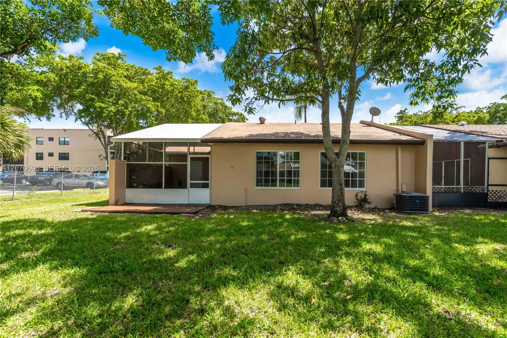 9291 E Elm Ln Miramar, FL 33025