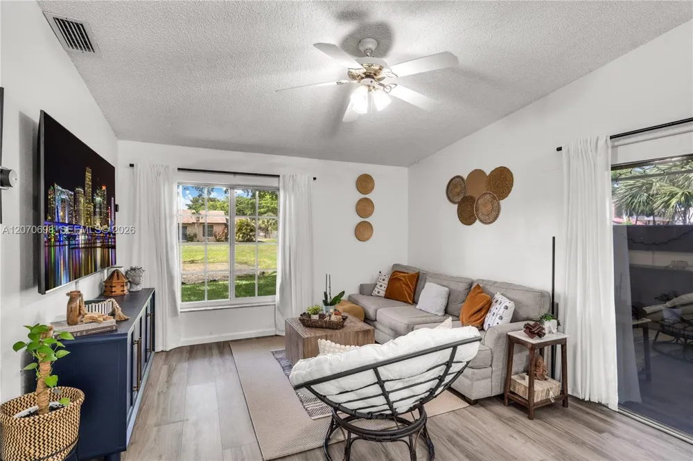 9291 E Elm Ln Miramar, FL 33025