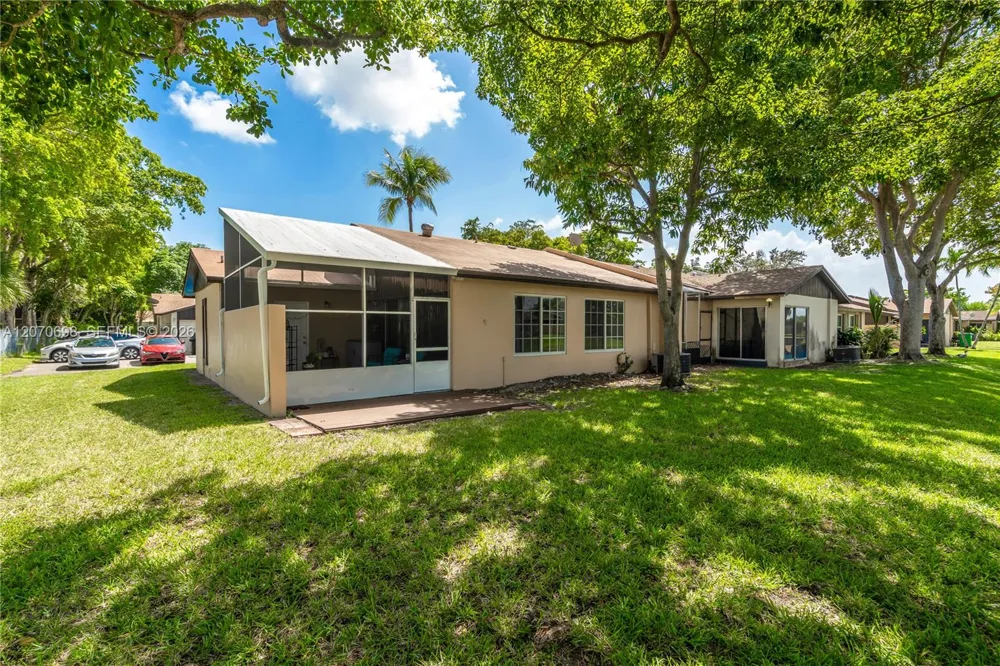 9291 E Elm Ln Miramar, FL 33025