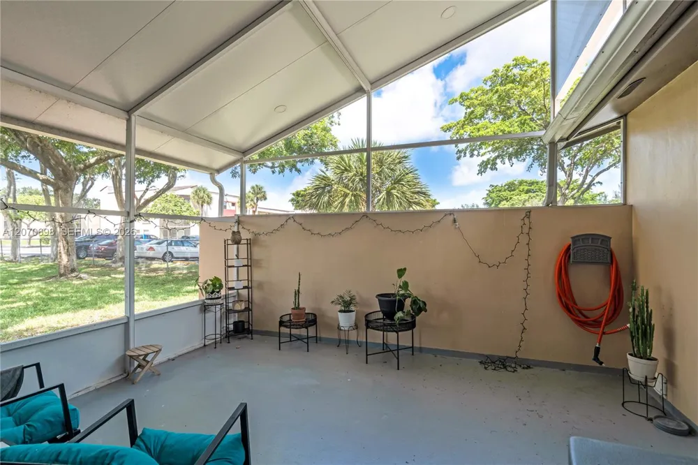 9291 E Elm Ln Miramar, FL 33025