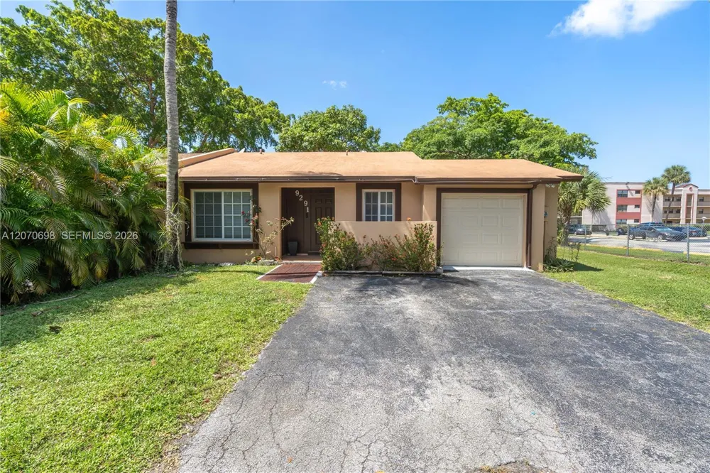 9291 E Elm Ln Miramar, FL 33025