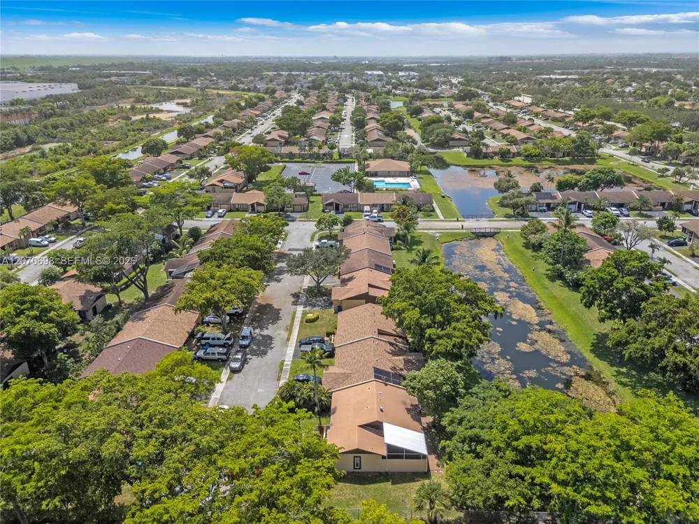 9291 E Elm Ln Miramar, FL 33025